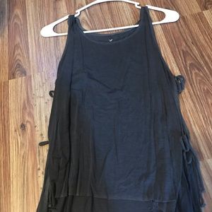 American Eagle high low side tie tank